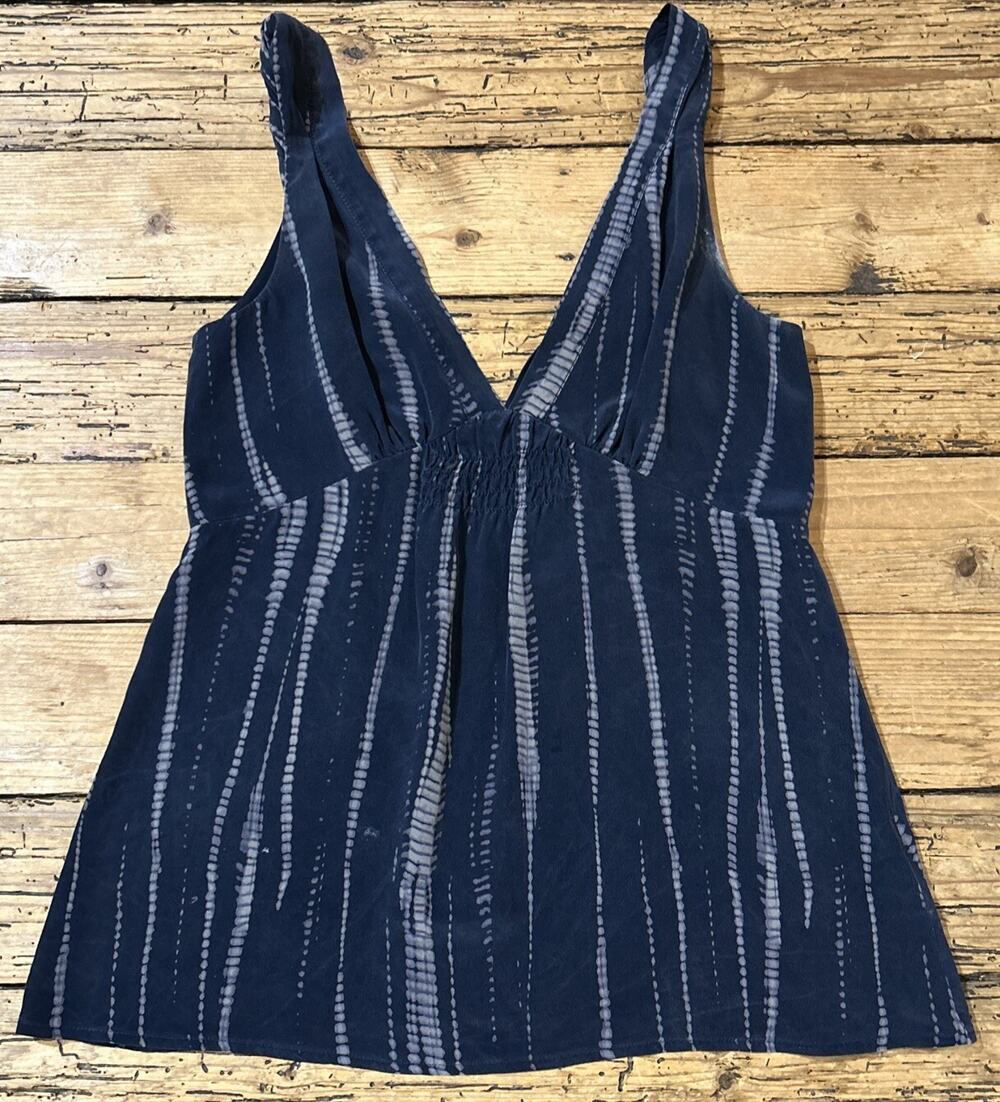 Banana Republic Women’s Blue Flowy V Neck Sleeveless 100% Silk Top Size S NWOT